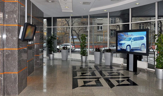 Размещение рекламы на мониторах и LED панелях в бизнес центре Бригантина Холл