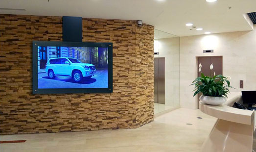 Размещение рекламы на мониторах и LED панелях в бизнес центре Романов Двор