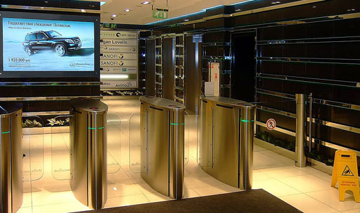 Размещение рекламы на мониторах и LED панелях в бизнес центре Саммит