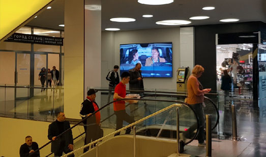 Размещение видеорекламы на digital экранах в главном холле в МФК Город Столиц в деловом центре Москва-Сити