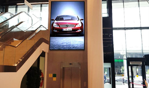 Размещение видеорекламы на digital экранах в зоне лифта в МФК IQ-Квартал в деловом центре Москва-Сити